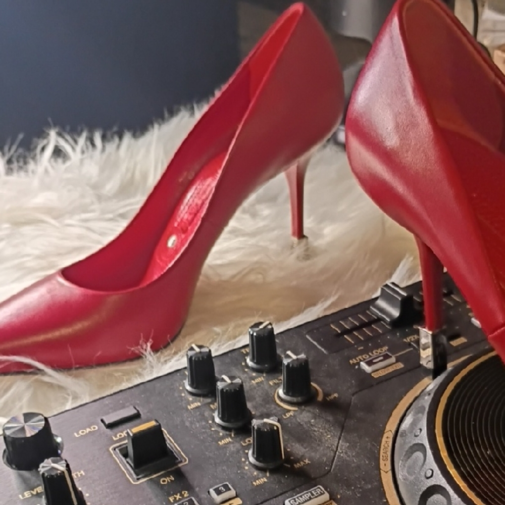 Gianmarco Lorenzo Red Pointed Stiletto Heels - Sleek Evening Pumps